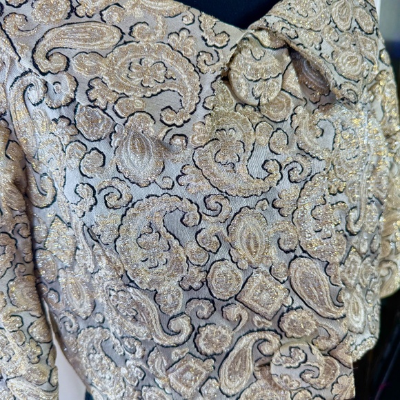 Vintage 1950s lame bolero, gold black cream brocade paisley, short jacket, 4 (S) - Picture 2 of 13